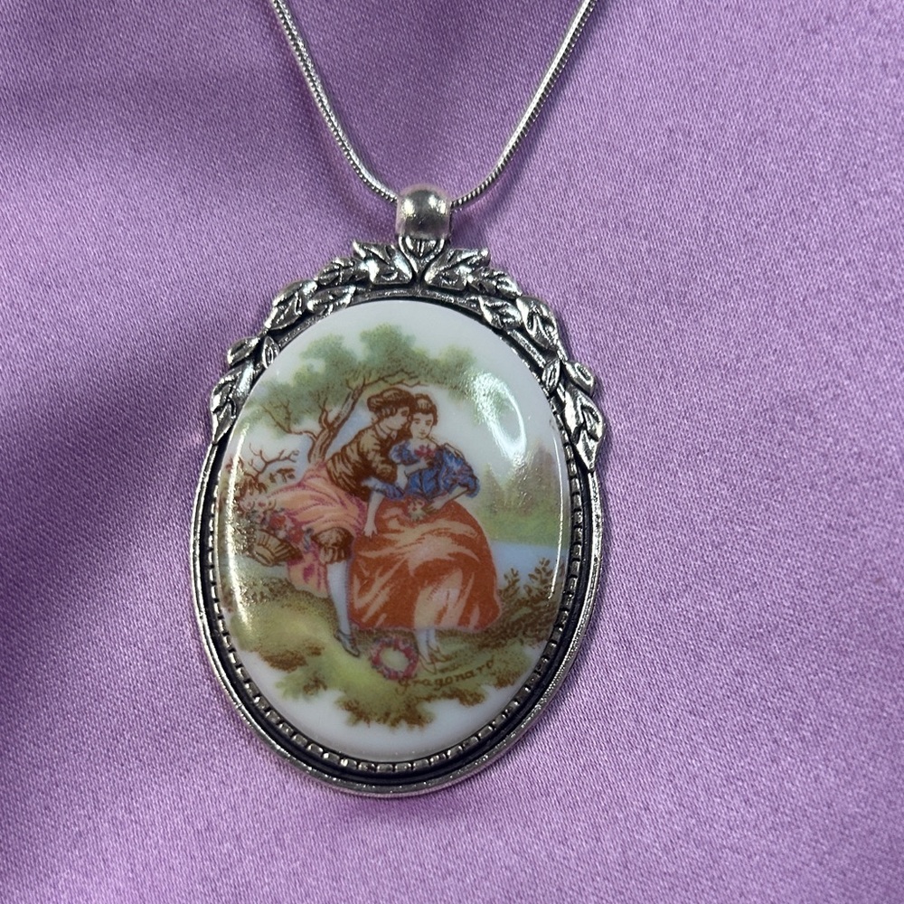 Vintage-Style Silver Porcelain Cameo Pendant Necklace in White and Multicolor
